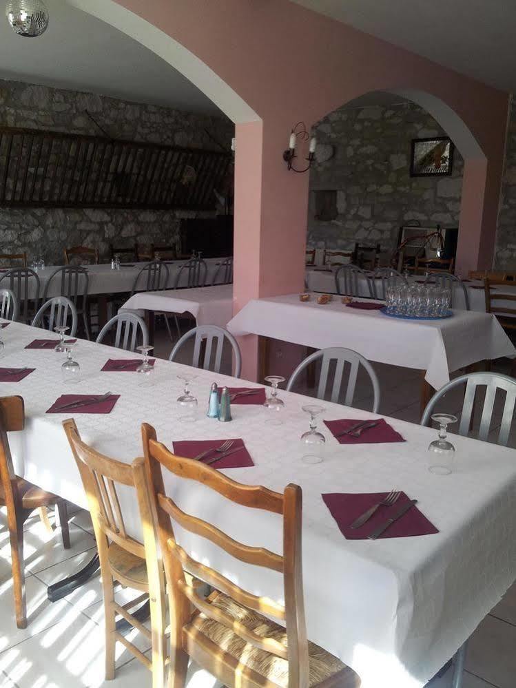 Le Saint Vincent Hotel Apremont  Buitenkant foto